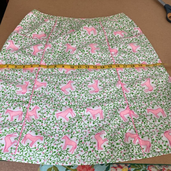 VTG. The Vested Gentress Hand-screen Print. Pink Horses with green vines. Small - Picture 13 of 15